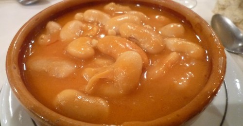 Ländliche Bohnensuppe