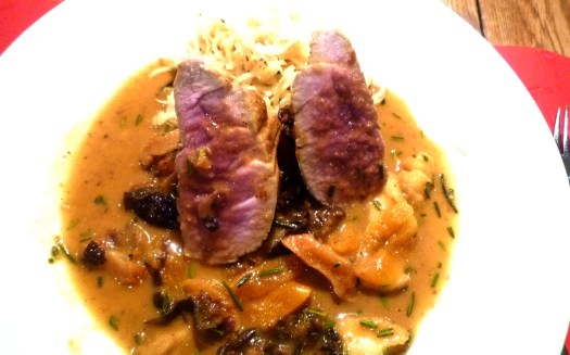 Schweinefilet mit Pastinaken und Trockenobst