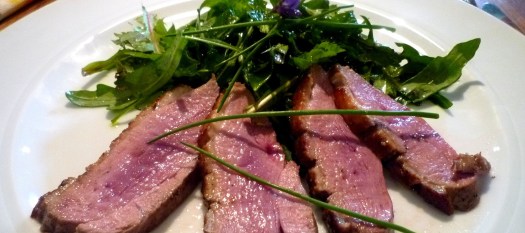 Wildkräuter mit Entenbrust