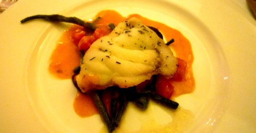 Seeteufel mit Gartenbohnen und Tapenade