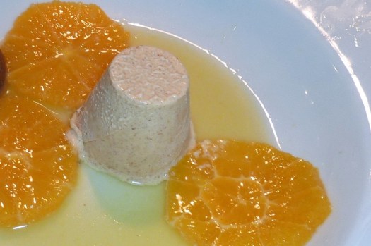 Spekulatiusparfait mit Gewürzorangen