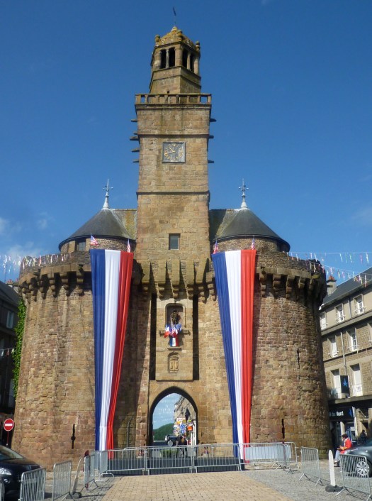 01 Uhrenturm Vire 06.06.2014