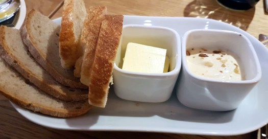 01-brot-butter-karottendip