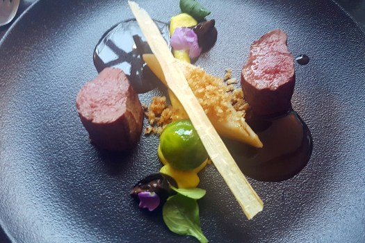 08 Reh-schwarze Wurzel-schwarze Nuss